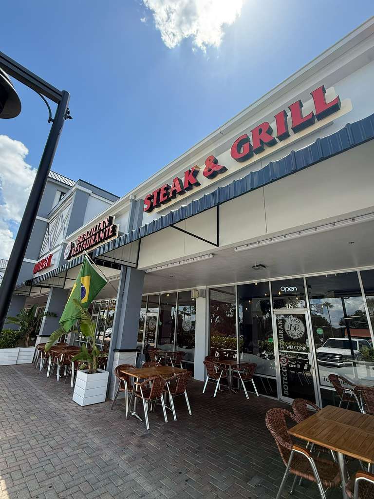 Outdoor tables on the Boteco Restaurant patio in Orlando