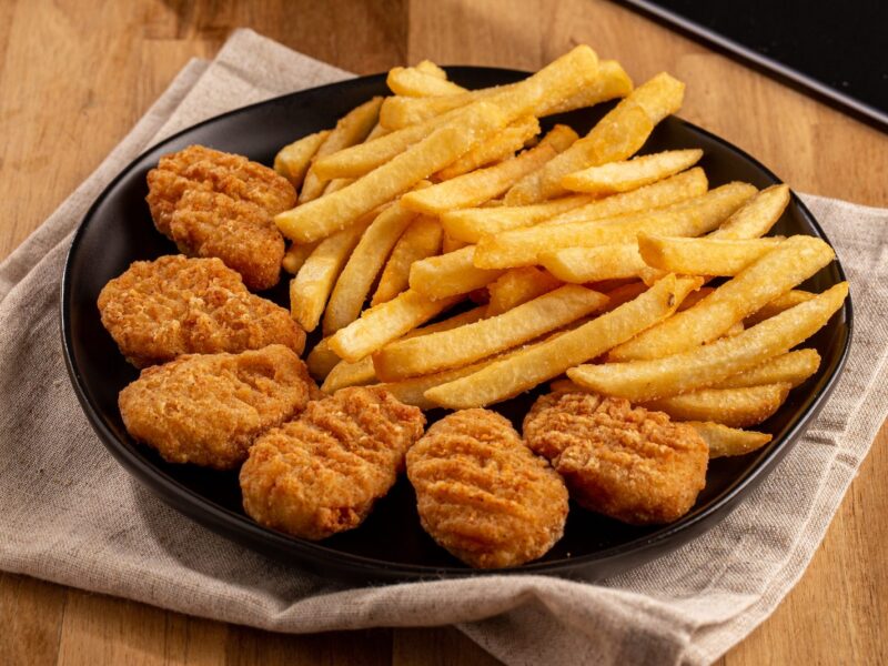 Chicken Nuggets with Fries (Nuggets com Fritas) served at Boteco Restaurant